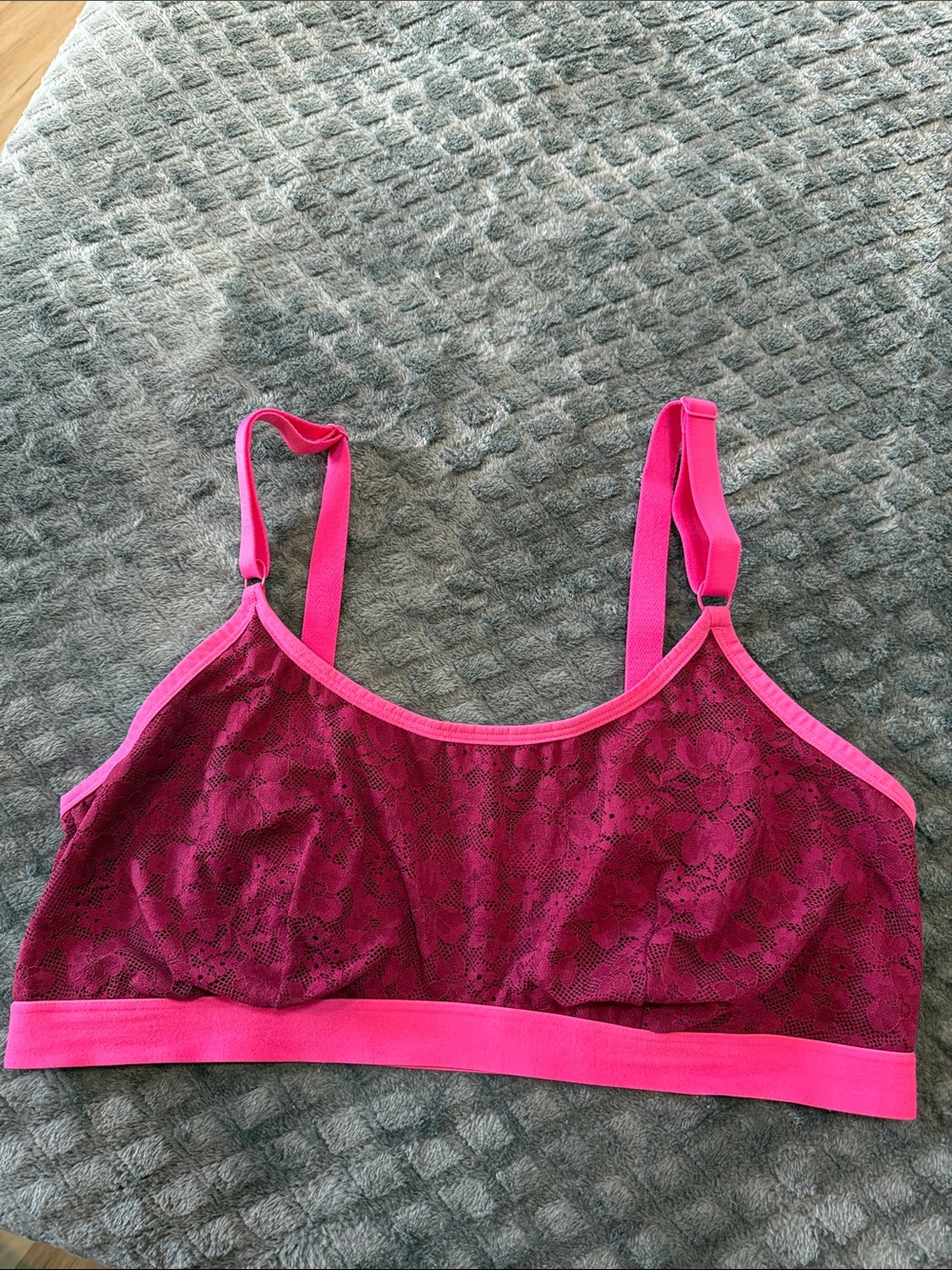Auden Lace Bralette in Fuchsia and Magenta